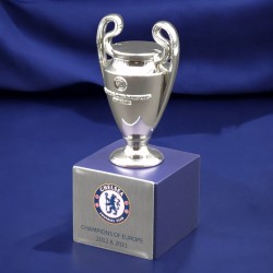UEFA Champions League τρισδιάστατη μινιατούρα τροπαίου σε ξύλινη βάση Τσέλσι (45mm)