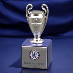 UEFA Champions League τρισδιάστατη μινιατούρα τροπαίου σε ξύλινη βάση Τσέλσι (45mm)